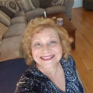 Meet your Posher, Alma